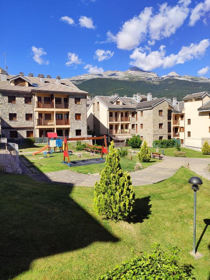Villanúa Apartamento El Roble מראה חיצוני תמונה