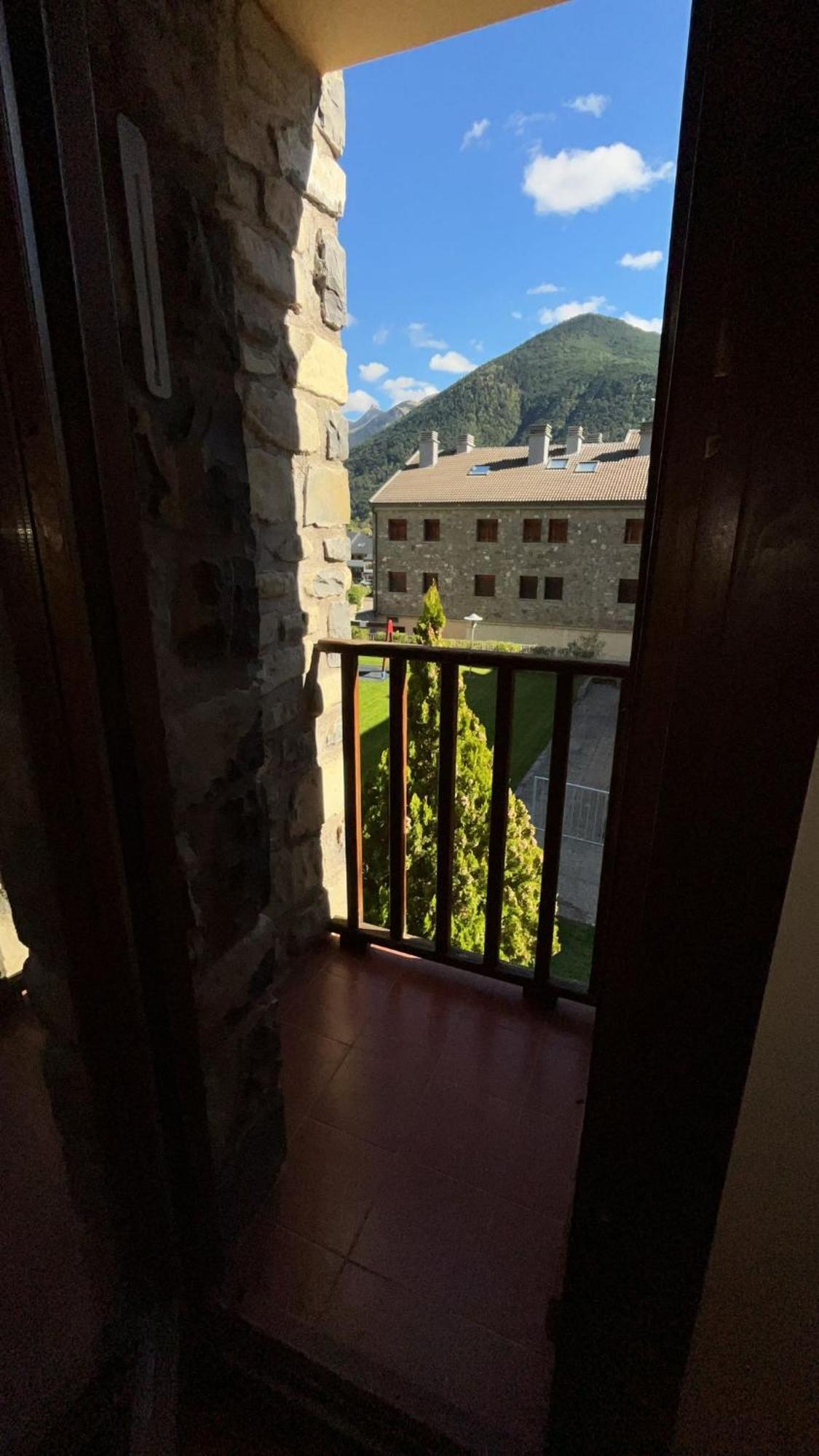 Villanúa Apartamento El Roble מראה חיצוני תמונה