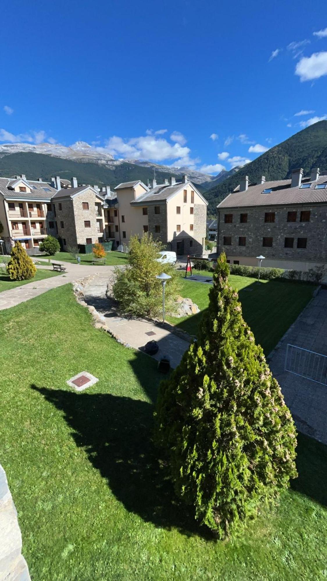 Villanúa Apartamento El Roble מראה חיצוני תמונה